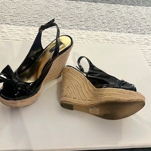 Cream rope Platform 5 Inches . XOXO. Black . With bow.